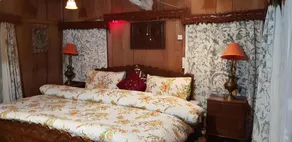 House Boat Hardy Palace - Image 1