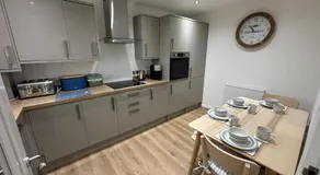2 Schlafzimmer Unterkunft in Sageston - Image 3