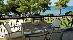 Moriel Seaside Homes Suites - Image 3