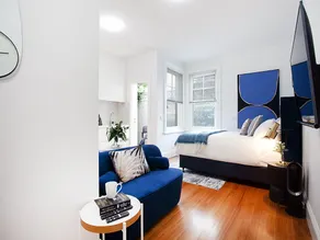 Bright and Beautiful Studio in Quiet Neighbourhood - Image 2