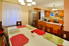 Comfortable lakeside house, private garden - Image 4