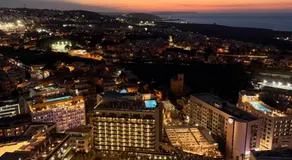 Whispering Waves at Mercury Tower with panoramic view , 2X pools and Gym - Image 4
