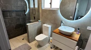 Luxury Holiday Unit 8min walk to Town Center with Boat Parking - Image 4