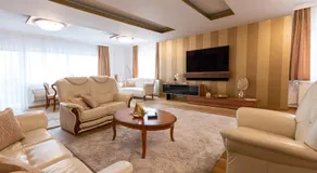 Balaton Fantasy Villa - Image 2