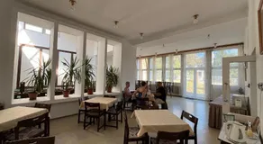 Kiss Villa - Image 2