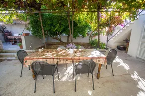 Apartamento con barbacoa y terraza | Vistas al jardín | Admite perro - Image 3