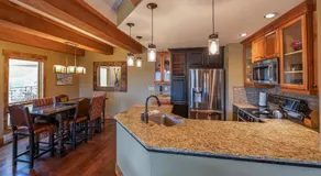 5th Floor 2BD 2BA Condo with Magnificent Views - Image 5