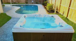 HoustonGem with a Dreamy Pool & Jacuzzi includes Wifi with 6beds - Image 4