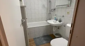 a private room in a shared apartment - Image 5