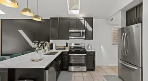 The Haven, Great Location near Downtown, Medical District and United Center - Image 4