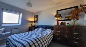 2 bedroom apartment Basingstoke close to train station with parking - Image 4