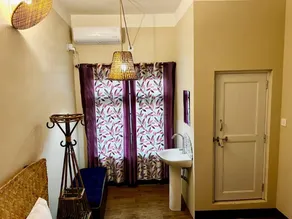 Paris Guest House - Image 5