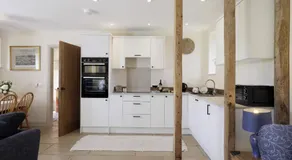 Toms End - Image 4