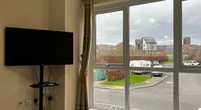 Crownford Guesthouse - Close to Hanley centre and University - Image 5
