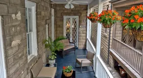 Beautiful 6 Bed, 5 Bath Historic Savannah Home - Image 2