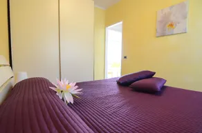 Park apartment with free parking - Image 3