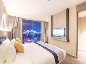Home Inn Style Golden Chongqing Jiefangbei Hongyadong Pedestrian Street - Image 2