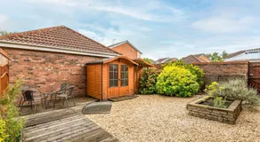 20 Hazelnut Grove Spacious Contemporary 2-Bed House in York - Pass the Keys - Image 4
