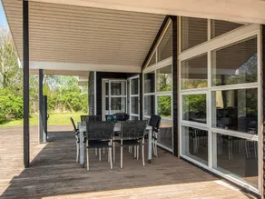 Lyxigt strandhus med spa - Image 5