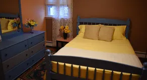 Beautiful Room near JFK and close to LaGuardia Airports - Image 5
