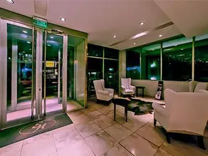 Elegance Hotel - Image 2