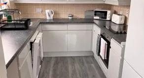 Eton Court Apartments - Image 3