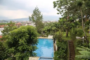 La Oma - Image 2