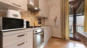 Merveilleux appartement de vacances entièrement équipé avec terrasse et internet haut débit | Vue ville | Avec animaux bienvenus - Image 3