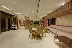 Qotel Comfort AT Residency Kaushambi Near Anand Vihar Railway Station - Image 2