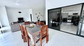 Amuji Accommodation and Apartments - Image 4