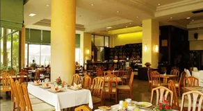 Royal Lanna Hotel - Image 3