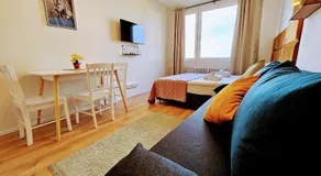LIVE-INN PRAGUE DELUXE SUITE FOR 1-4 GUESTS, 20 Mins to center, Lift, Gym, Reception, Parking, Roof Terrace, Game & Party - Image 2