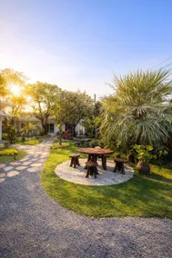 Whale Garden Hotel 101 - Image 4