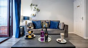 Yew Tree House Contractor / Family home Free Netflix Fast WiFi near Dudley/Birmingham - Image 2