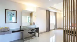 V Place Residence - Image 3