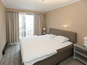 Spacious Coastal Retreat - Image 2