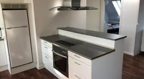 Classic Brown Stone Apartment - Image 3