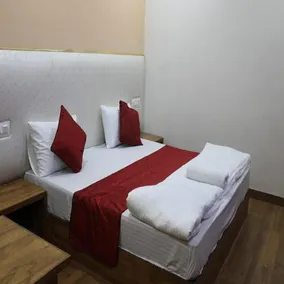 Hotel Diamond Leaf - Image 2