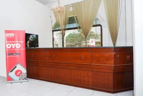 RedDoorz Plus at Hotel Surya Solo - Image 4