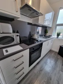 23 Woodhouse - Image 4