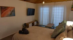Coastal Studio - 10 min Walk to Surf & Sand - Image 2