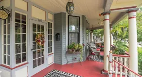 The Inn on Holly - Image 2