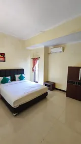 Homely Guest House Tegal - Image 2