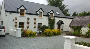 The Glen Farmhouse - Image 3