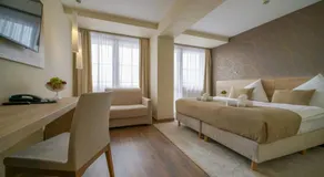 Grand Hotel BELLEVUE - Image 2