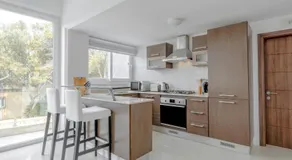 Apartamento vacacional con piscina | Cerca Xlendi Tower | Vistas a la piscina - Image 5