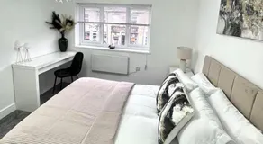 2 Bed apartment Sleeps 3 -Smart Tv -Private garden - Image 2