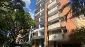 Apartamento Lujoso cerca del Estadio Piso 6to - Image 2