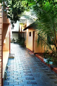 Back Packers Cochin Villa - Image 5