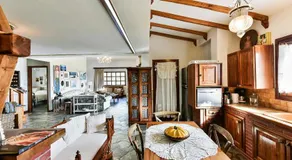 Azure Coast Seafront Retreat - Image 4
